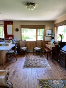 Romantic and Rural Cabin Rental Close to Yellowstone River near Bozeman, Montana
