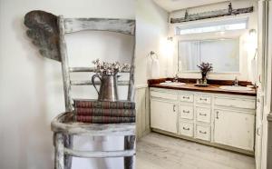 Luxury Cottage Rental with Modern Vintage Interior near Houston, Texas