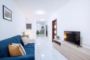 Modern 2 Bedroom Apartment with Balcony - Xemx Residence