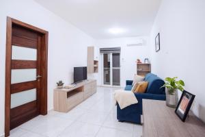 Modern 2 Bedroom Apartment with Balcony - Xemx Residence