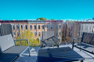 Industrial Style Brooklyn Retreat w Balcony