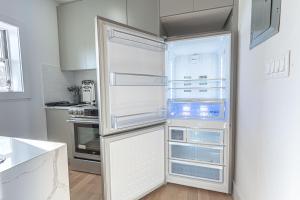 Industrial Style Brooklyn Retreat w Balcony