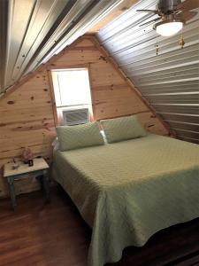 Secluded Cabin on Organic Working Farm in the Ozarks of Northern Arkansas