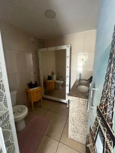 Swimming pool, lake, nature in São da Pedro da Aldeia