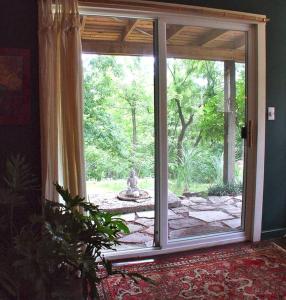 Gorgeous Retreat for a Romantic Getaway in Eureka Springs, Arkansas