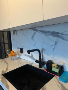 The Scheveningse Meisjes