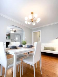 Amazing Cottage with Great Sights in Charlotte, North Carolina