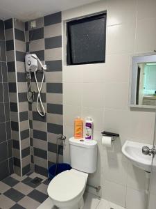 Big Big Big family escape 4BR side pool view, Ipoh
