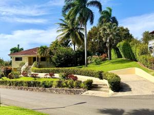 Hispaniola 3 bed, 3 bath Villa with pool & jacuzzi