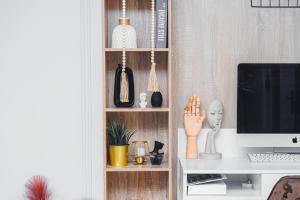 The Luxe Lounge 2Bed 2Bath Sauna and Private Cinema