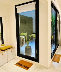 Palermo Spot - The Mark