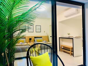 Palermo Spot - The Mark