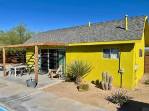 Secluded Cottage with Impressive Views on 20-Acre Retreat in Joshua Tree, California