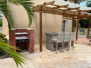 Villa 102A, 5 master bedroom and 5 full bathrooms with private pool