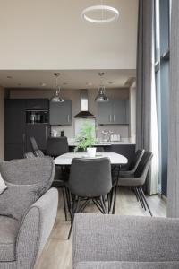 Skyline Serenity: Exquisite 3-Bedroom Ultra-Luxury Penthouse