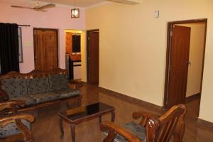 Candolim Beach Inn By RIH