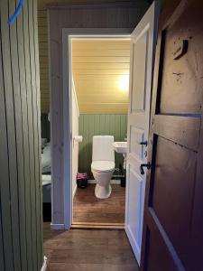 Cozy bedroom & basement with amenities