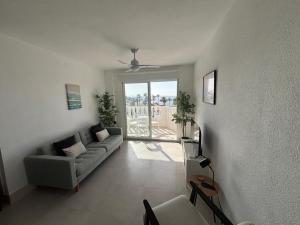 Beautiful 2 bedroom apartment in Playa Honda with Spectacular Sea Views