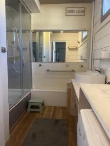 Panoramic Mountain View Apt, 65m2 with Parking, 6 guests