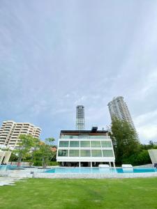 Veranda Residence - Beach Front By SS