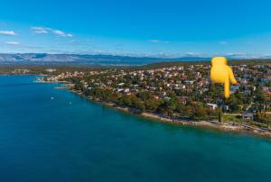 Holiday Home Lily-Just steps from the Sea