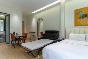 The Rixx Saigon Central - Next to Ben Thanh Market