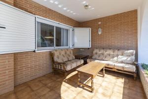 Invalencia - Beachfront Rental Home & Sea Views