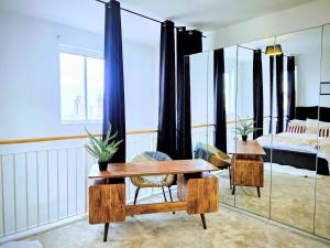 Sea View Apartment, Free Parking