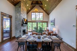 Olive and Georgias at Eagles Nest