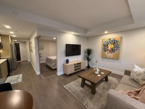 Modern and Chic One Bedroom Apartment in Downtown