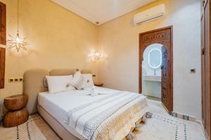 Luxury Private Riad Taj 2Min to Jemaa Lefna