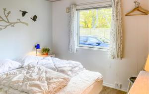 Amazing Home In Glesborg With Wifi