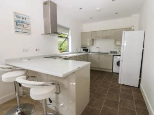 Sea View Apartment - 2 Bedrooms - Sleeps 4