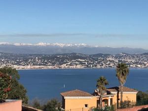 Appartement 6 personnes - vue mer Baie de Cannes - Théoule sur mer - BESNARD
