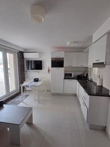 2SEA - Apartamento na praia do Ouro - Sesimbra