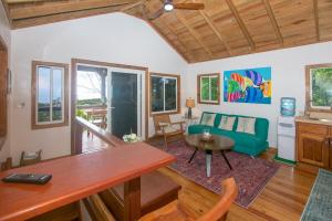 West Bay Unique Home with an amazing oceanview