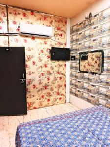 Atharv Paying Guest House