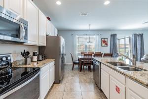 Refúgio c Vista do Lago e Piscina – Perto Disney