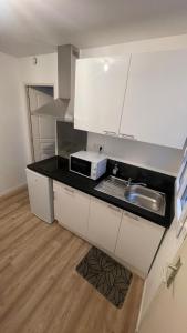 Studio F lumineux refait à neuf