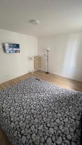 Studio F lumineux refait à neuf