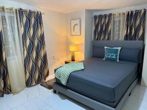 Blue Hole Breeze 5mins Blue Hole 10mins Beach