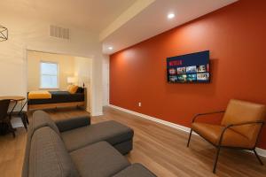 Soulard King Loft near Anheuser-Busch Brewery