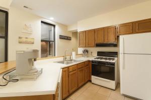 Bright Soulard Loft-King-Queen 2 Baths Parking