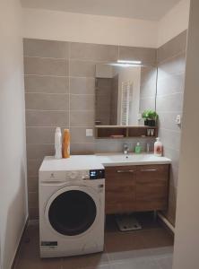 Penthouse Room - Ensuite - Terrace - Near Parc Expo & Airports