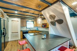 Dock and Bar, Pet Friendly! Cedar Creek Lake A-Frame
