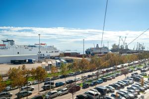 DEHA Port View Apartment