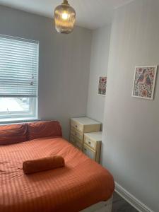 Modern Double Rooms Near Stoke City Centre and Staffordshire Uni