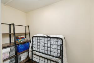 Downtown Home Walk to Restaurants and Waterfront