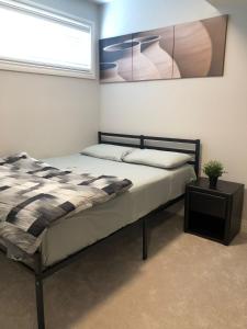 Modern and cozy stay-2 Bedroom Basement