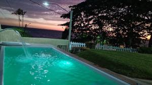 Casa 4 quartos, 2 suítes, piscina e acessibilidade - Frente para a lagoa